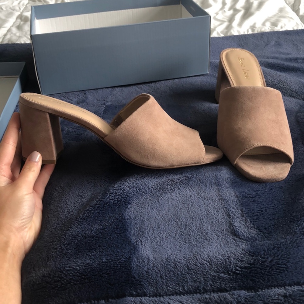 Essex Lane pumps
